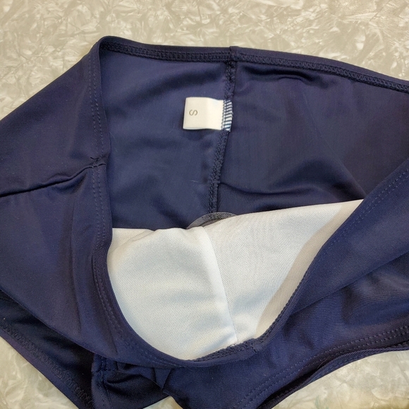 🏊‍♀️👙 NWOT swim top & shorts size Small - Picture 11 of 16